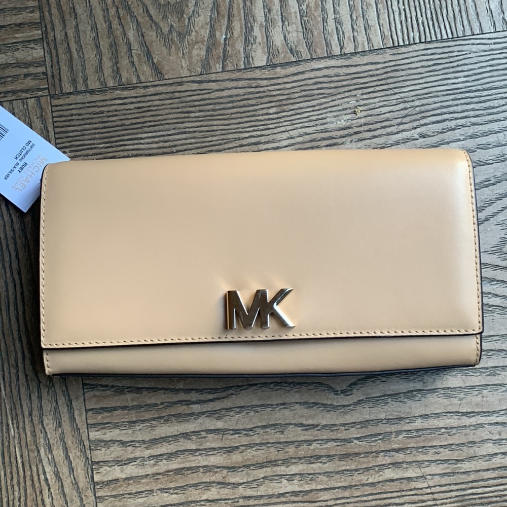 NWT Michael Kors Nude Logo Clasp Leather Clutch